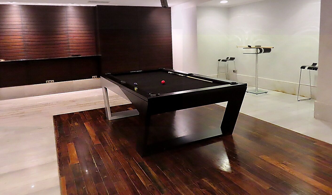 Pool table