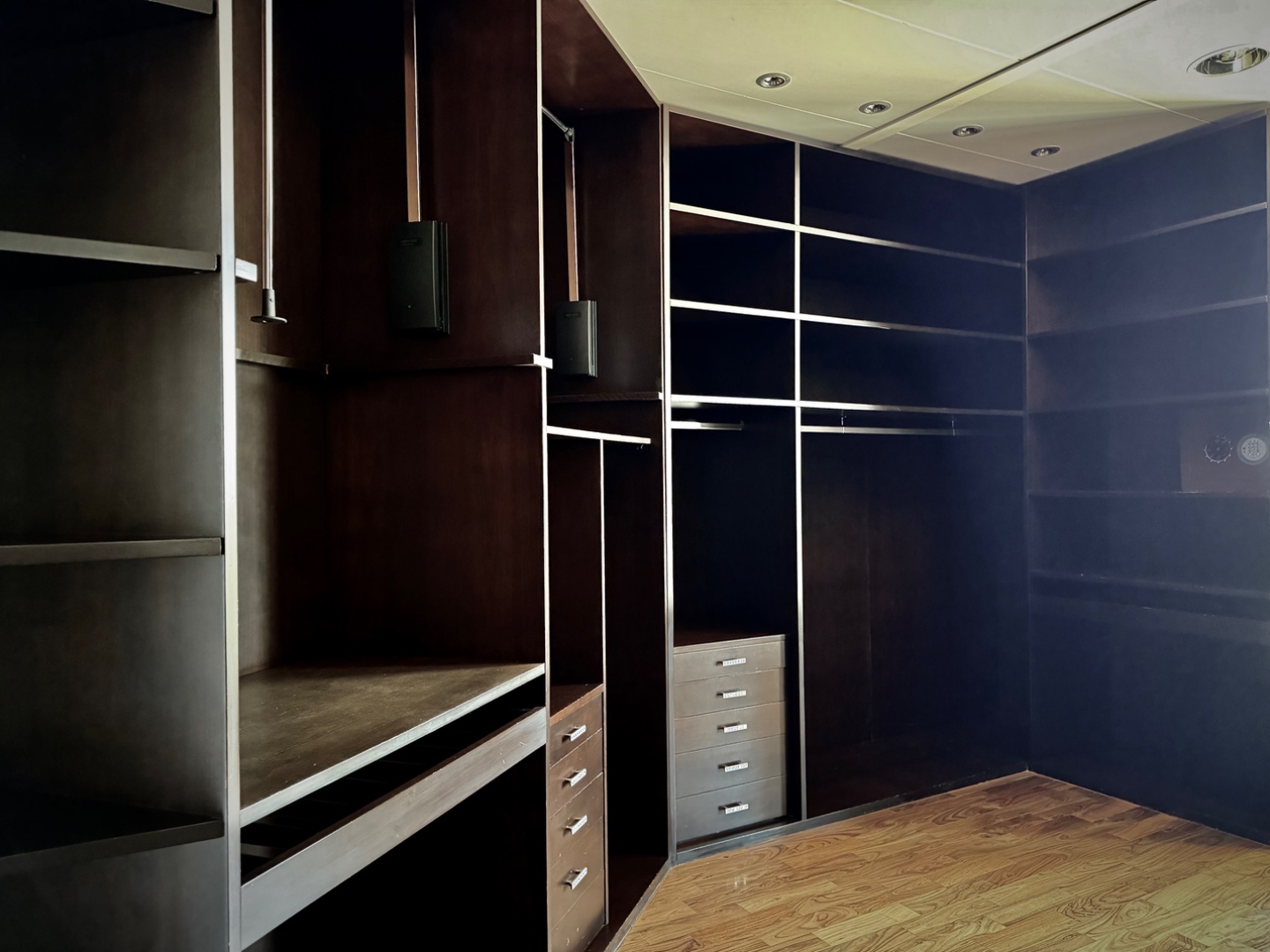 Walk-in closet